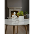 Estátua Decorativa Leitor Minimalista com Vaso Moderno de Plantas para Sala e Escritório – Orbitar Shop